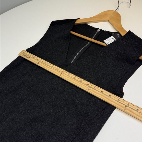 Club Monaco Knit Shift Dress NWT - Picture 6 of 8